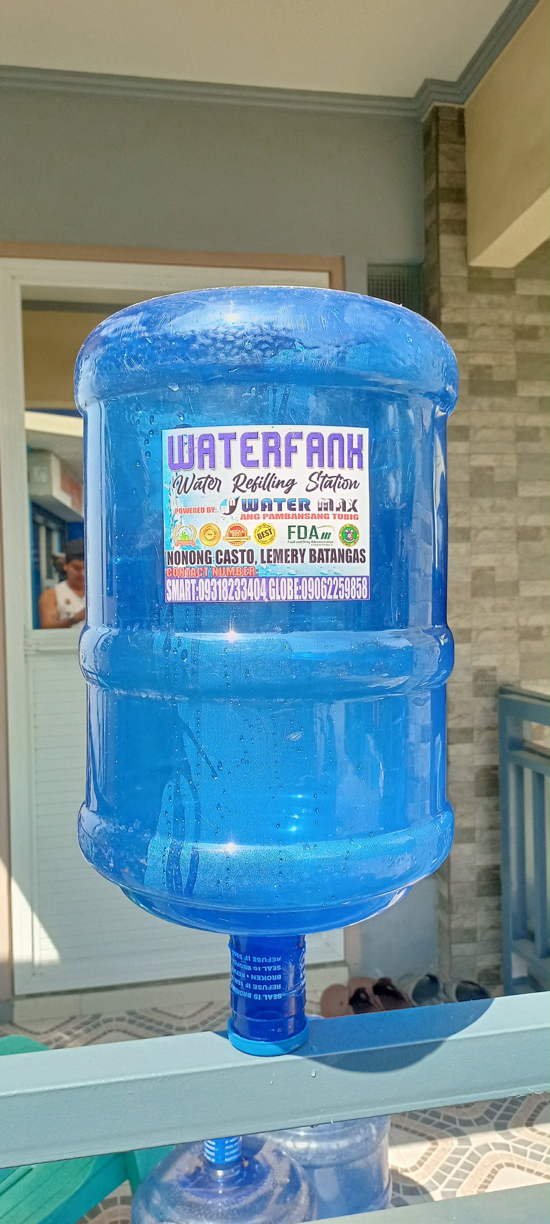 Round Water Dispenser